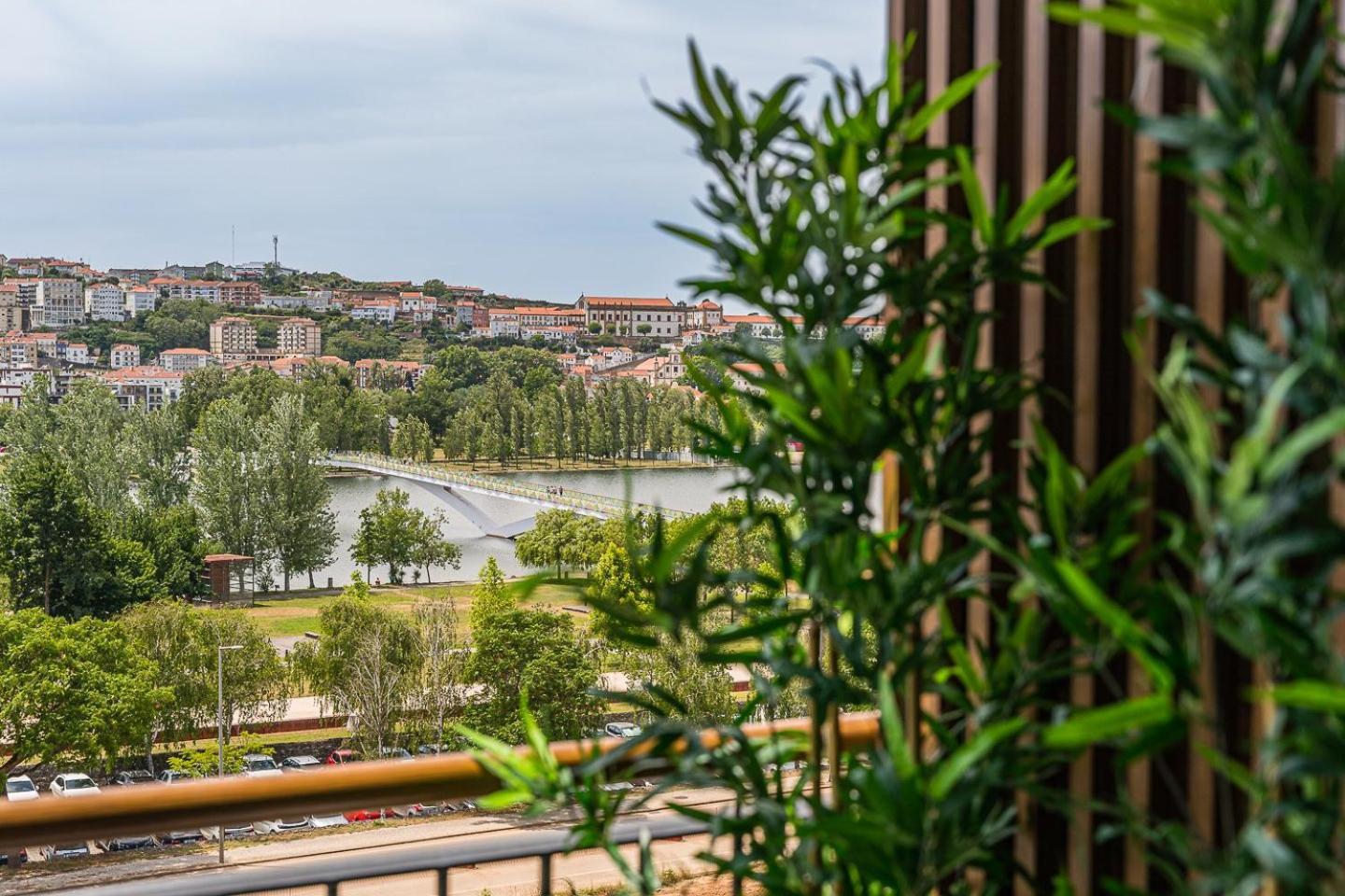 Guestready - Majestic Riverside Terrace In Coimbra Apartamento Exterior foto